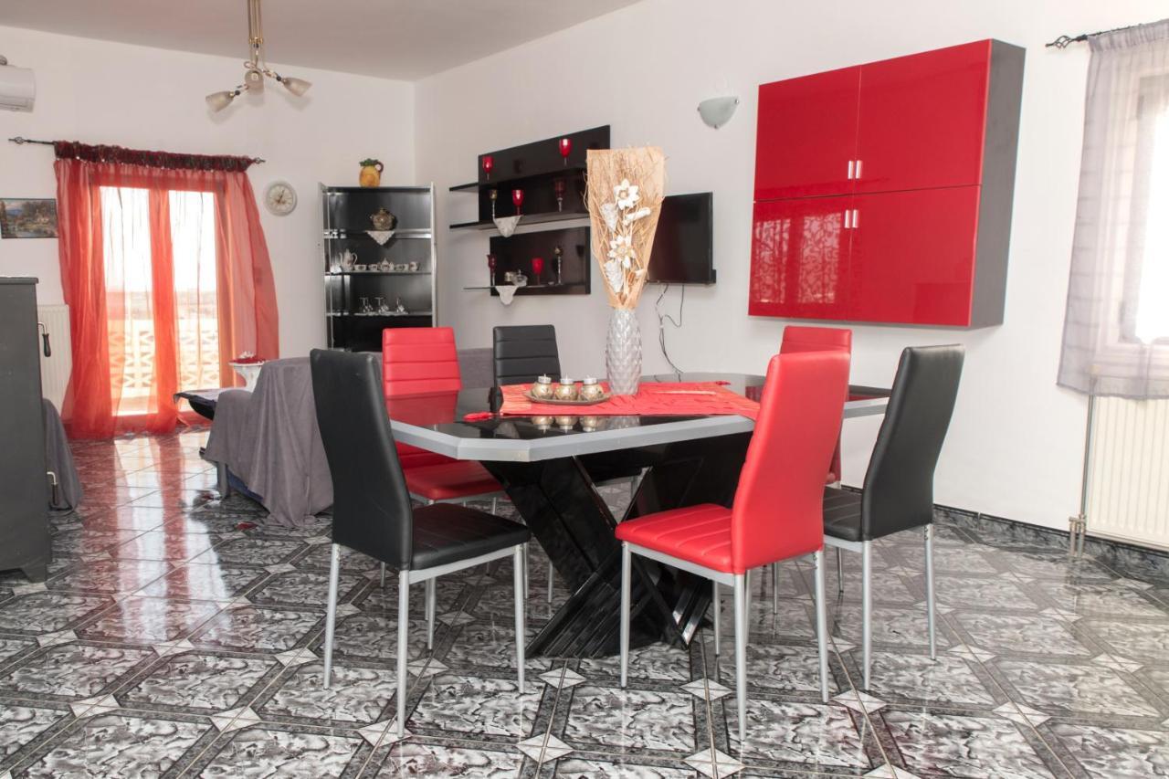 Arena'S Place Tympáki Kültér fotó